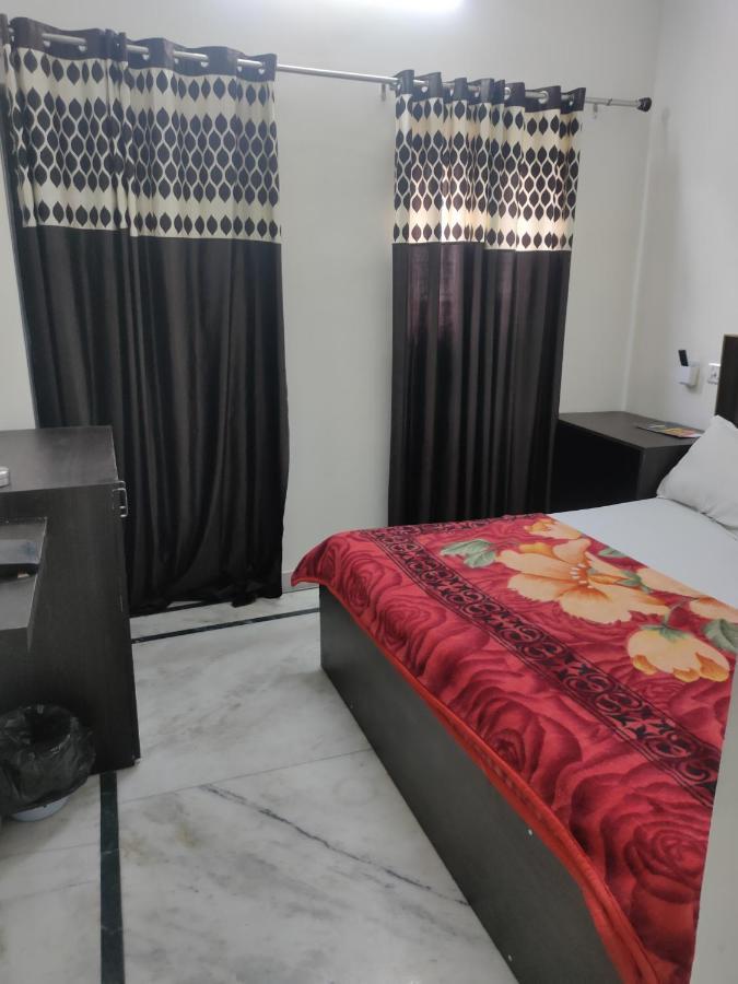Hotel Khubsaras Palace By Chhabra'S Agra  Buitenkant foto