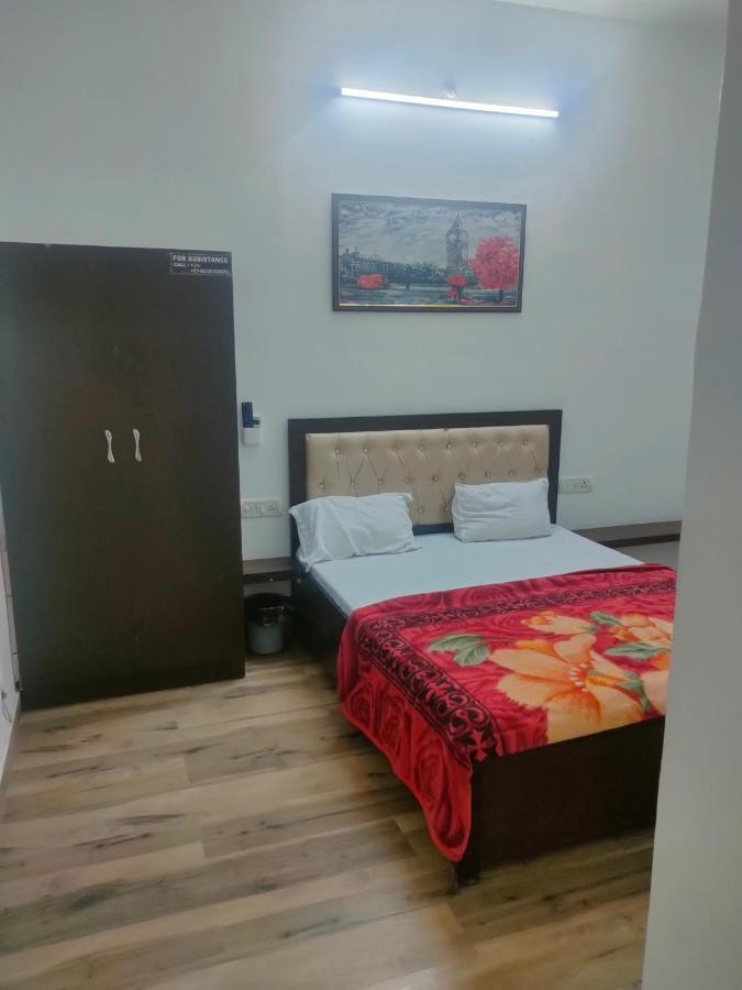 Hotel Khubsaras Palace By Chhabra'S Agra  Buitenkant foto